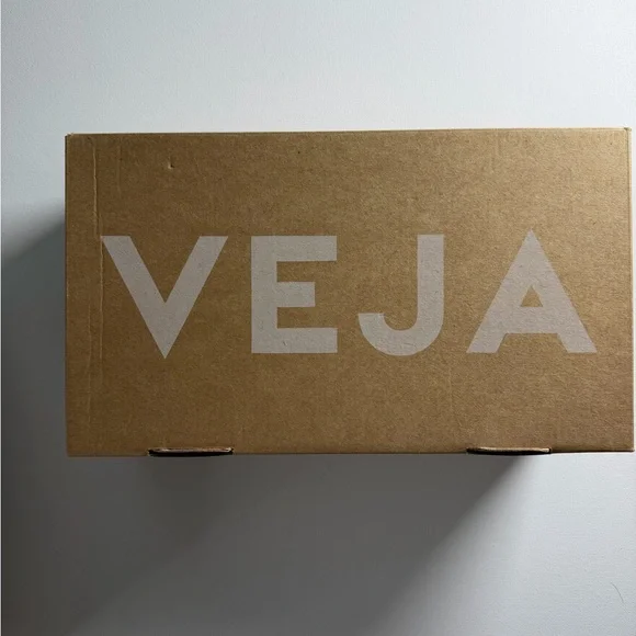 VEJA Wata II Low Men's Sneakers Sizes 9 & 11.5 Color Poker Pierre - Picture 4 of 7